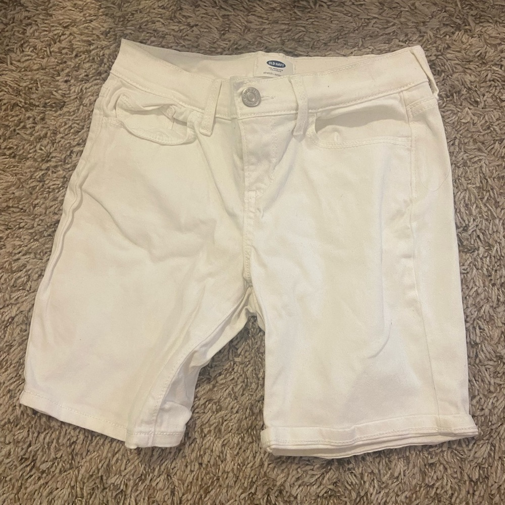 Kids Old Navy stretch shorts size M, white, long, EUC, perfect for school!